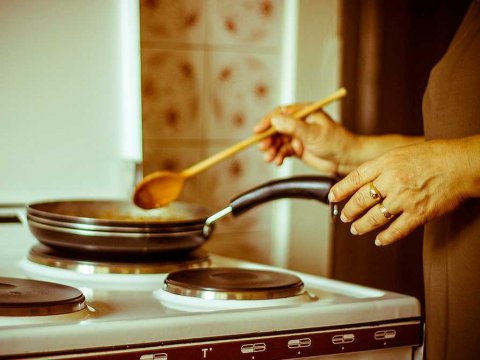 cooking-in-kitchen